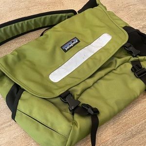 Patagonia green cross body messenger tote bag